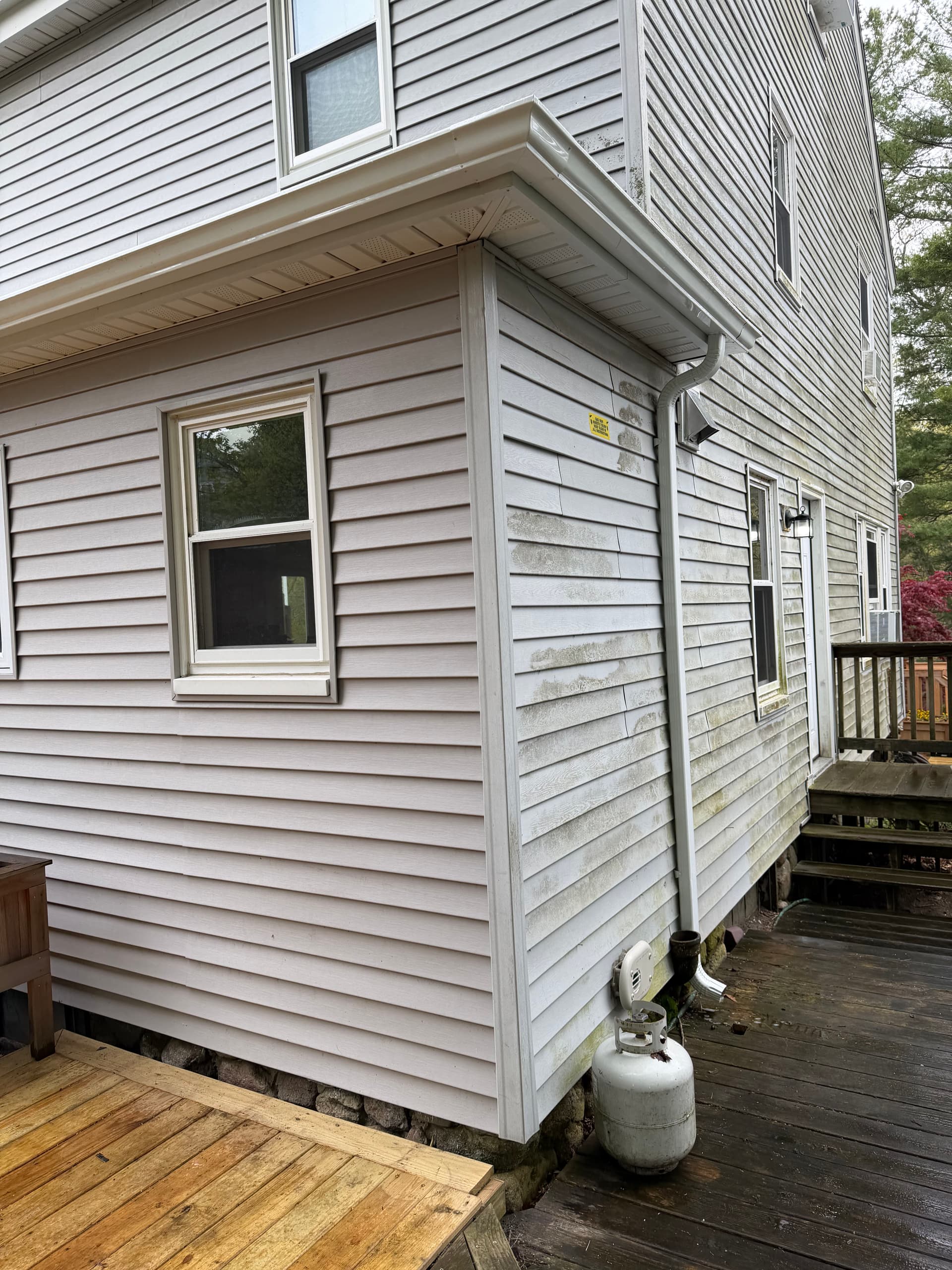 Gallery photos for Seamless Gutter and Downspout Installation in Hyde Park: Image #1