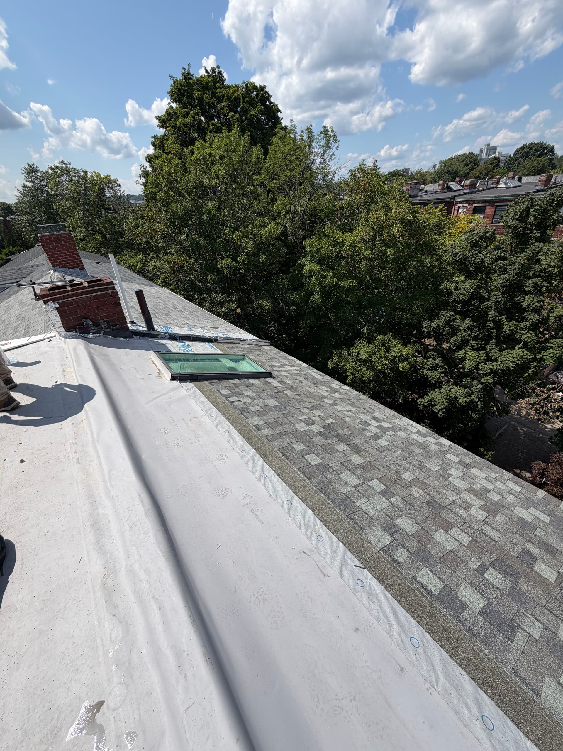 Gallery photos for Clean Shingle-to-Membrane Transition With New Skylight Installation: Image #2