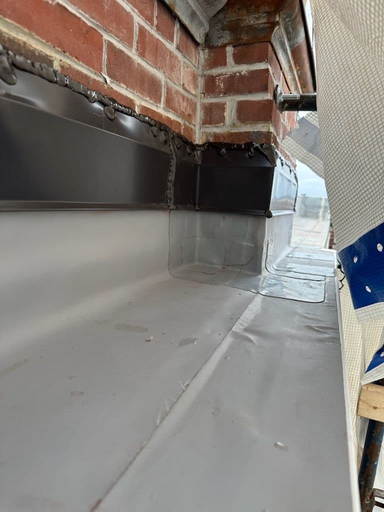 Gallery photos for Expert Gutter Installation for Secure Roofing: Image #1